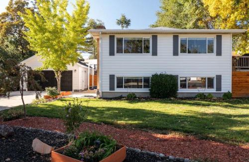 Murray Haus | The Murray Cottonwood Circle Close to Canyons