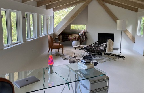 Lake Oconee Haus | The Navigators Club: Lake Oconee. Luxurious Lakefront 4BR/3BA/Art Studio/Dock