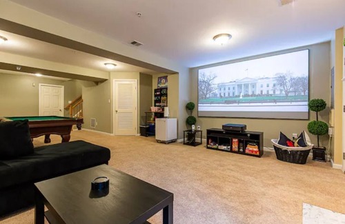 Germantown Haus | The Nest at Harmony Woods: Lux DC getaway + office