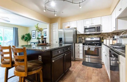 Germantown Haus | The Nest at Harmony Woods: Lux DC getaway + office