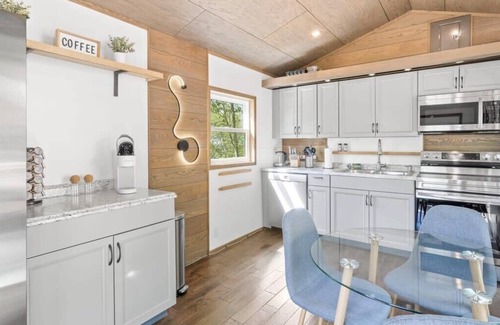 Lupton City Kabine | The Noble Fir Treehouse at Treetop Escapes!