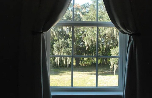 Jean Lafitte Haus | The Oak House in Historic Jean Lafitte