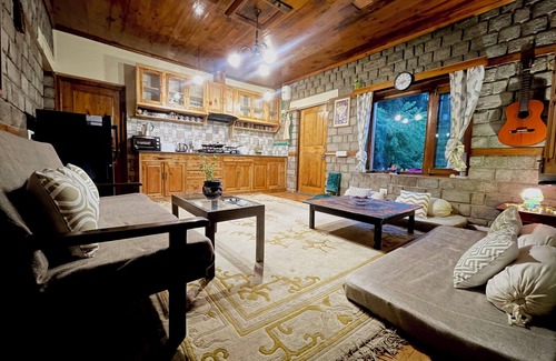 Manali Haus | The OakHurst