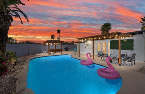 Tempe Haus | The Oasis in Tempe with Heated Pool and Arcade