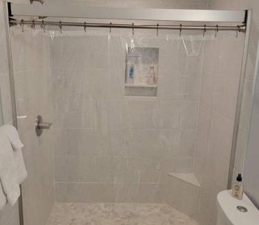 Gainesville Haus | The Oasis with New Salt Pool Close to Everything