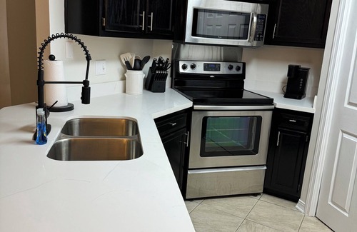 Flowood Haus | The Obsidian Reservoir Escape! AC, WiFi