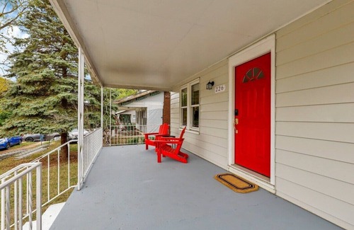 Clintonville Haus | The Ohio State of Mind 5BR 2BA