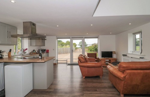 Middlezoy Hütte | The Old Ambulance House