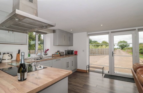 Middlezoy Hütte | The Old Ambulance House