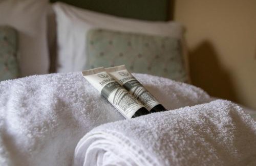 Newnham Bed & Breakfast | The Old Hunting Lodge at The Talbot Inn