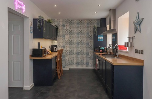 Withernsea Hütte | THE OLD POLICE HOUSE, pet friendly, with hot tub in Withernsea