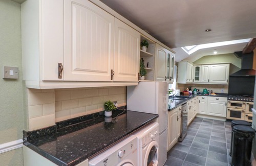 Shipton Hütte | The Old Post Office