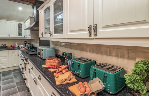 Shipton Hütte | The Old Post Office