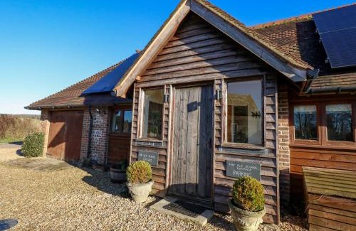 Holworth Haus | The Old School Cottage