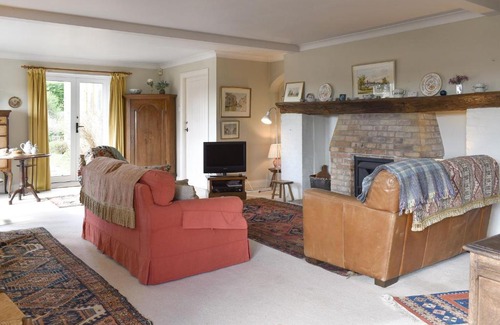 Dorchester Haus | The Old School House