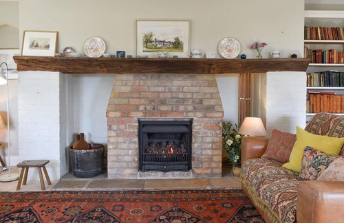 Dorchester Haus | The Old School House