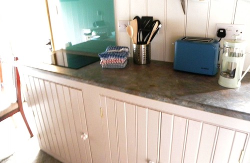 Aberedw Hütte | 'The Old Stable' ist ein charmantes Ferienhaus für Selbstversorger mit einem Schlafzimmer.