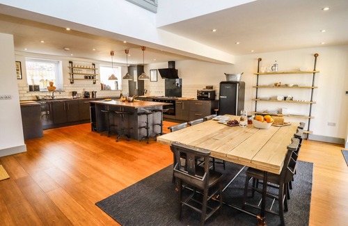 Lydney Hütte | THE OLD SUNDAY SCHOOL, family friendly, with a garden in Bream