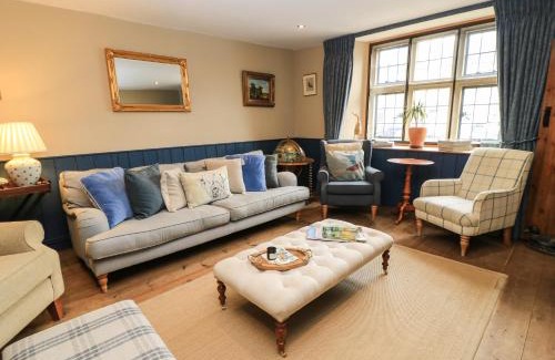 Sherston Haus | The Old Swan