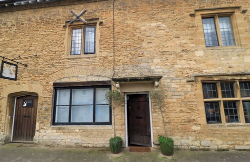 Sherston Hütte | The Old Swan