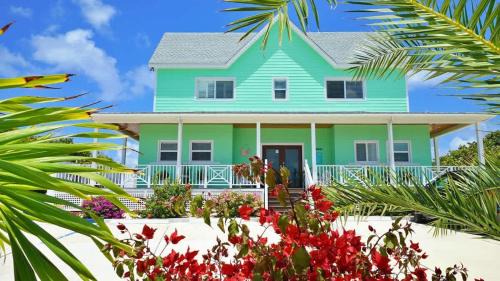 Colliers Bay Haus | The One Love at Cottages