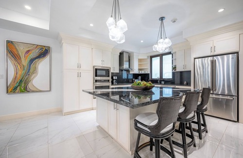 Playa Flamingo Eigentumswohnung | The Only 7-Bedroom at Splendor – Luxury Oceanview Condo with Rooftop