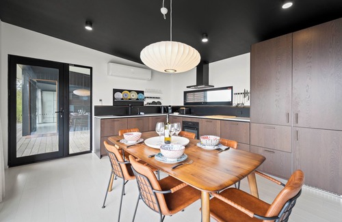 Blackmans Bay Haus | The Outlook on Mount Louis - 1 Bedroom