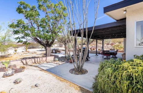 Panorama Heights Haus | The Outpost Joshua Tree: Hot Tub, GameRoom, JTNP