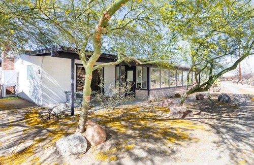 Panorama Heights Haus | The Outpost Joshua Tree: Hot Tub, GameRoom, JTNP