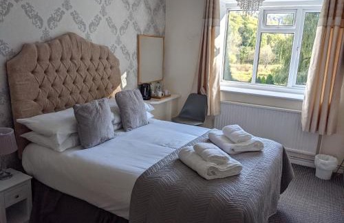 Symonds Yat Hotel | The Paddocks Hotel