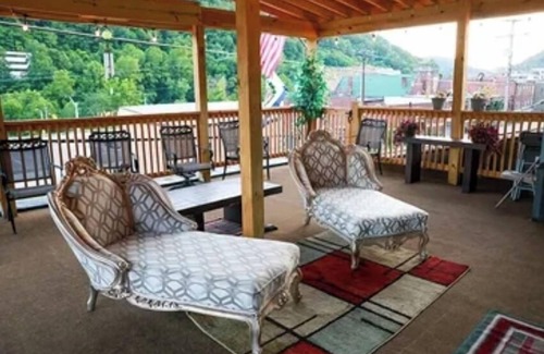 Logan Haus | The Palace on Charles is the perfect vacation getaway.
