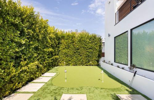 Venice Haus | The Palms Pad - 5 Min from Beach - Golf,Arcade,Sauna