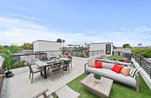 Venice Haus | The Palms Pad - 5 Min from Beach - Golf,Arcade,Sauna