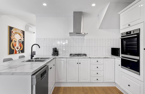 Norwood Haus | The Parade Luxury, Wifi & 3BR