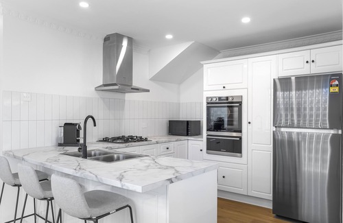 Norwood Haus | The Parade Luxury, Wifi & 3BR