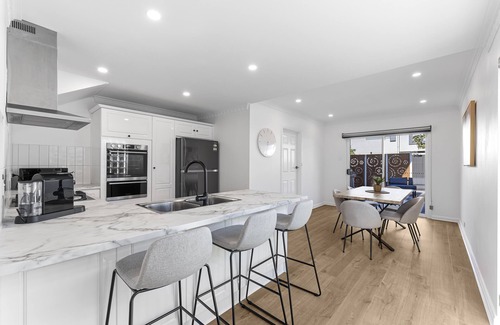 Norwood Haus | The Parade Luxury, Wifi & 3BR