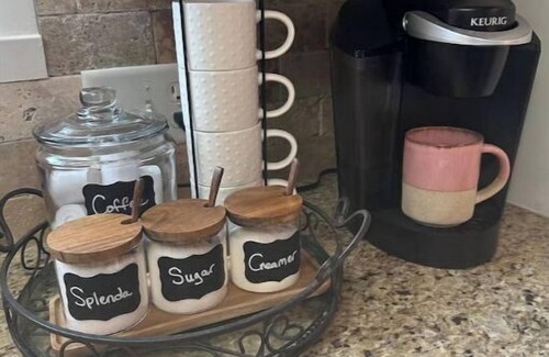 Laurel Haus | The Parker House-Stylish 3 Bedroom 2.5 miles to Downtown Laurel-NEW LISTING