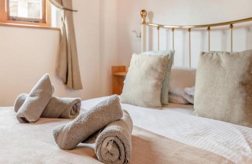 Blaisdon Haus | The Parlour