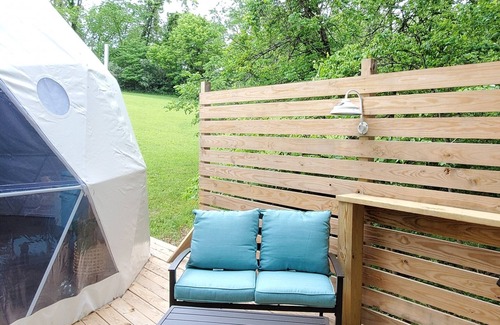 Rockbridge Kabine | The Penguin Geodesic dome " Igloo Vibes"