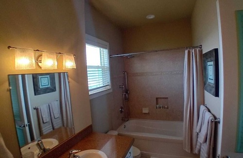 Salt Pond Kabine | The Penthouse Suite Sunset Views Long Island Harbour Club