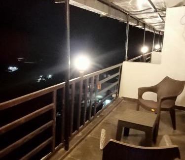 Mukteshwar Hotel | The Perch