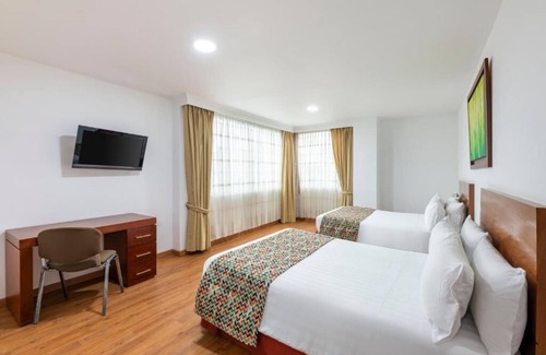 Calle 100 Hotel | The Perfect Location! Minutes from El Dorado Airport and Museo Nacional