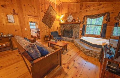 Benton Haus | The Pines Riverside Log Cabin On The Ocoee