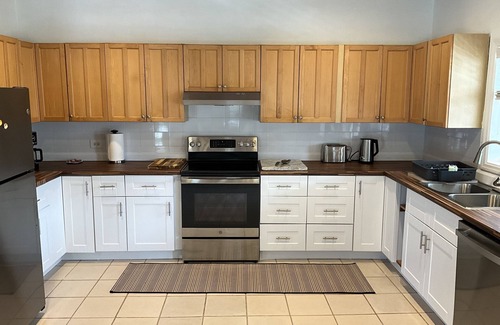 Great Exuma Haus | The Pink @ Hoopers Bay Beach