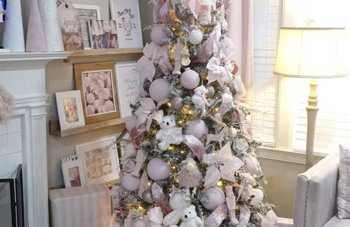 Jefferson Park Bed & Breakfast | The Pink Retreat ATL Perfect for Girls Night