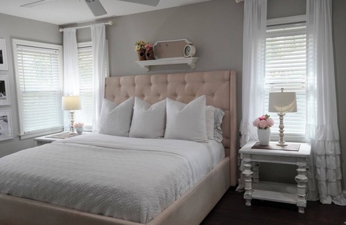 Jefferson Park Bed & Breakfast | The Pink Retreat ATL Perfect for Girls Night