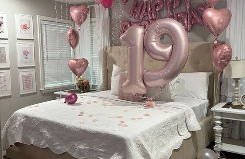 Jefferson Park Bed & Breakfast | The Pink Retreat ATL Perfect for Girls Night