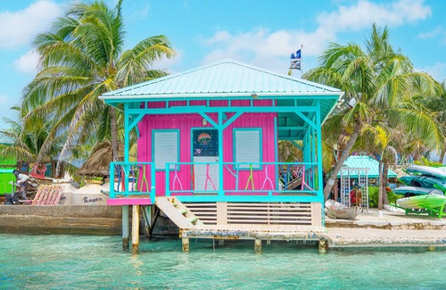 Placencia Kabine | The Pink Seahorse Cabana at King Lewey's Island Resort, Placencia Cayes, Belize