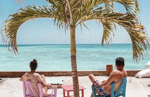 Placencia Kabine | The Pink Seahorse Cabana at King Lewey's Island Resort, Placencia Cayes, Belize