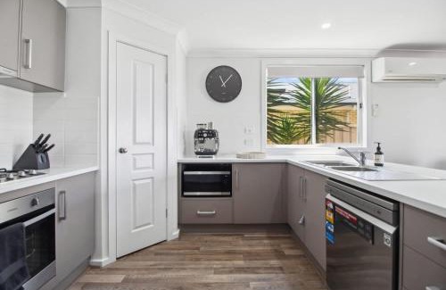 Seymour Haus | The Pit Stop Tailem Bend